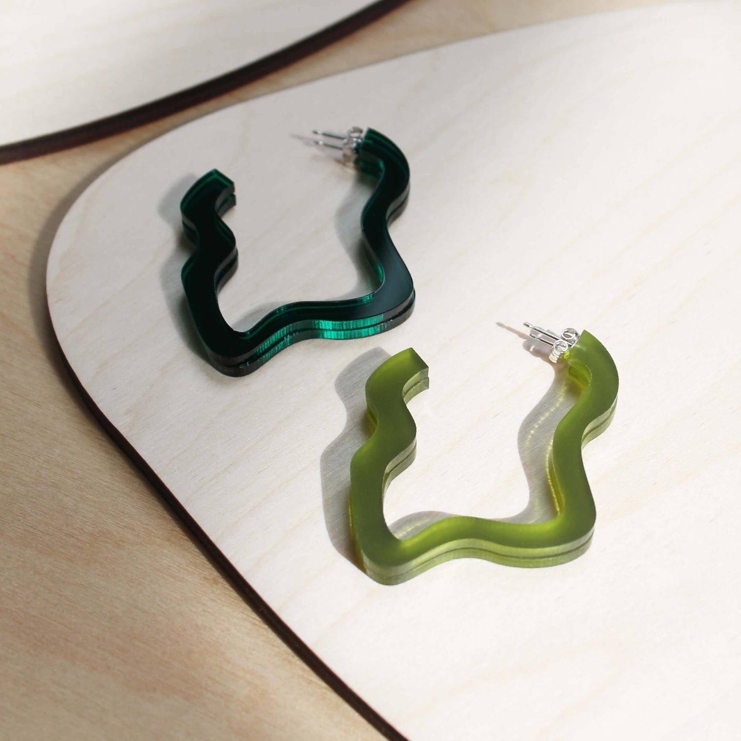 Perspex Squiggle Hoops: Light Green