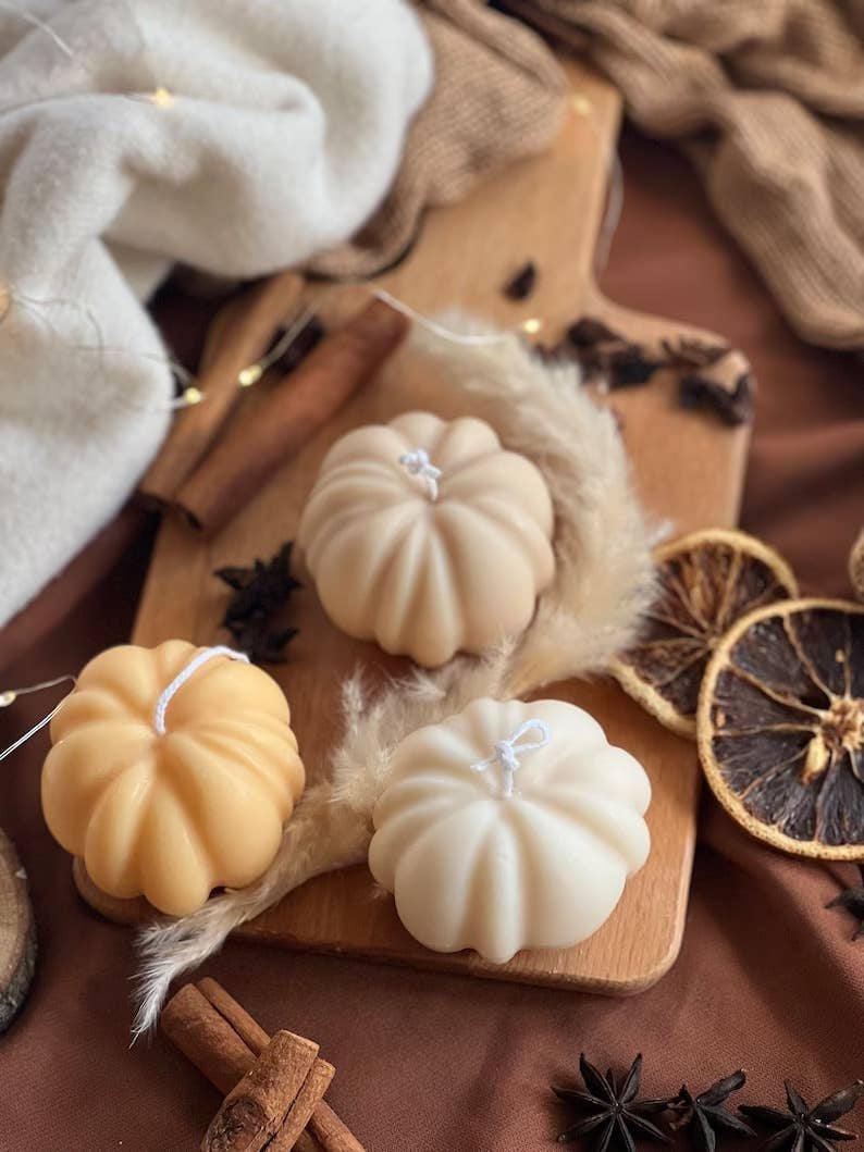 Soy Wax  Autumn Pumpkin Candle - Scented (7.5cm x 4.5cm): Cream / Pumpkin Spice