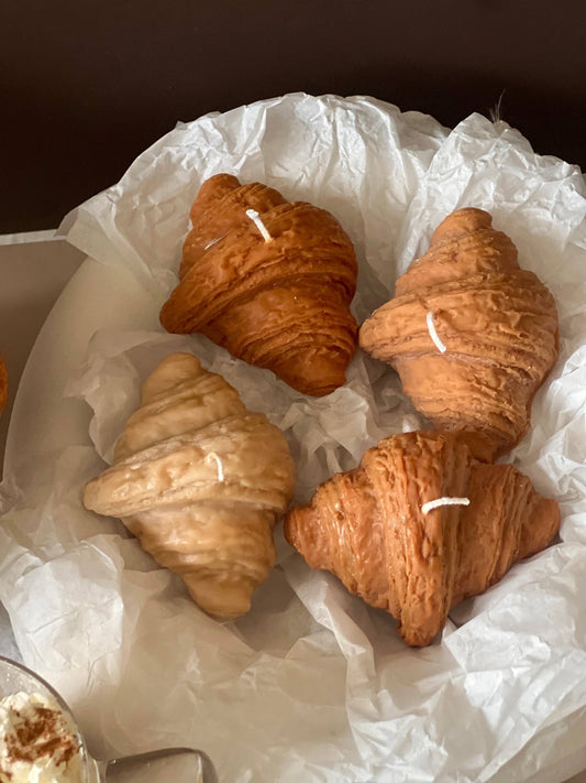 Soy Wax Croissant Candle|Bakery candle|Breakfast candle: Light Brown / Salted Caramel