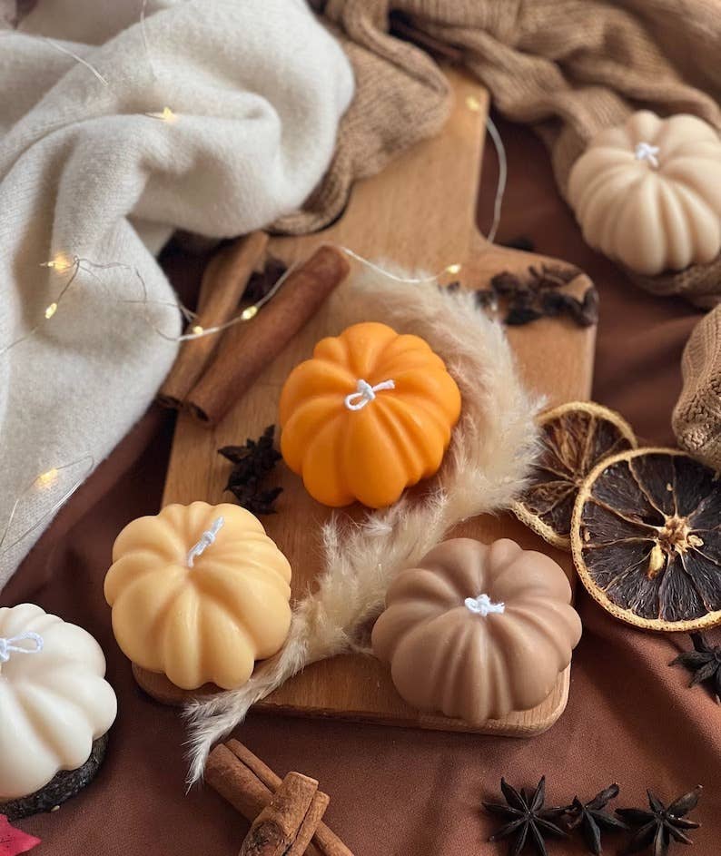Soy Wax  Autumn Pumpkin Candle - Scented (7.5cm x 4.5cm): Pastel Orange / Pumpkin Caramel Latte