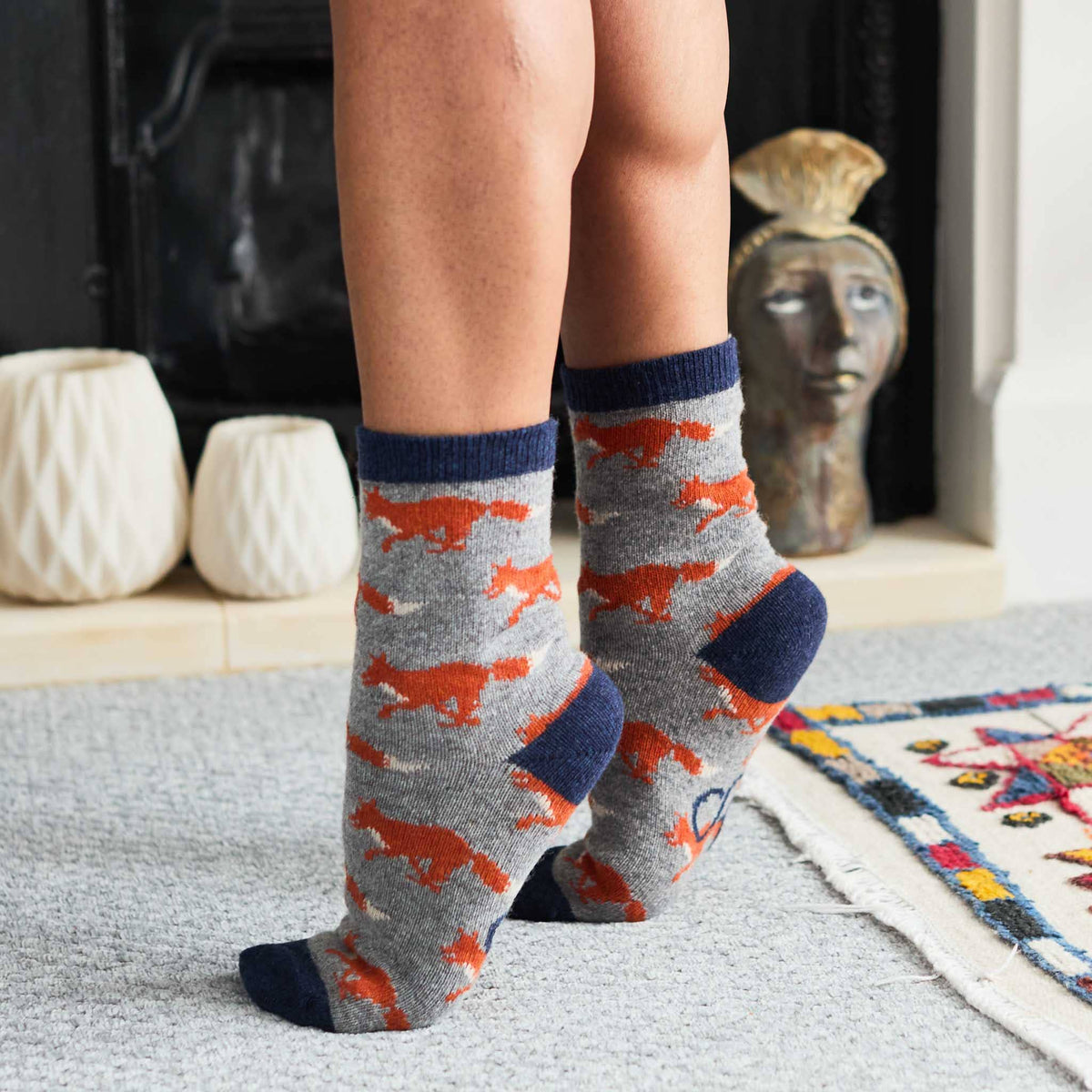 Women's Lambswool Ankle Socks 2026: SQUARES - GREEN / PINK