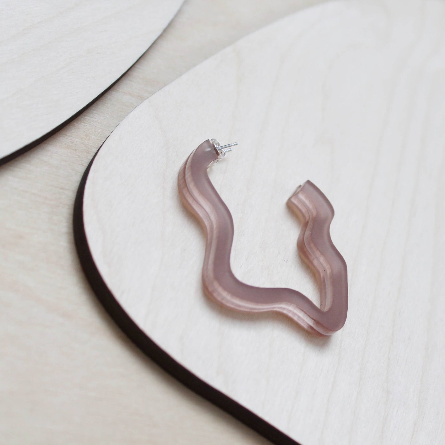Perspex Squiggle Hoops: Light Green