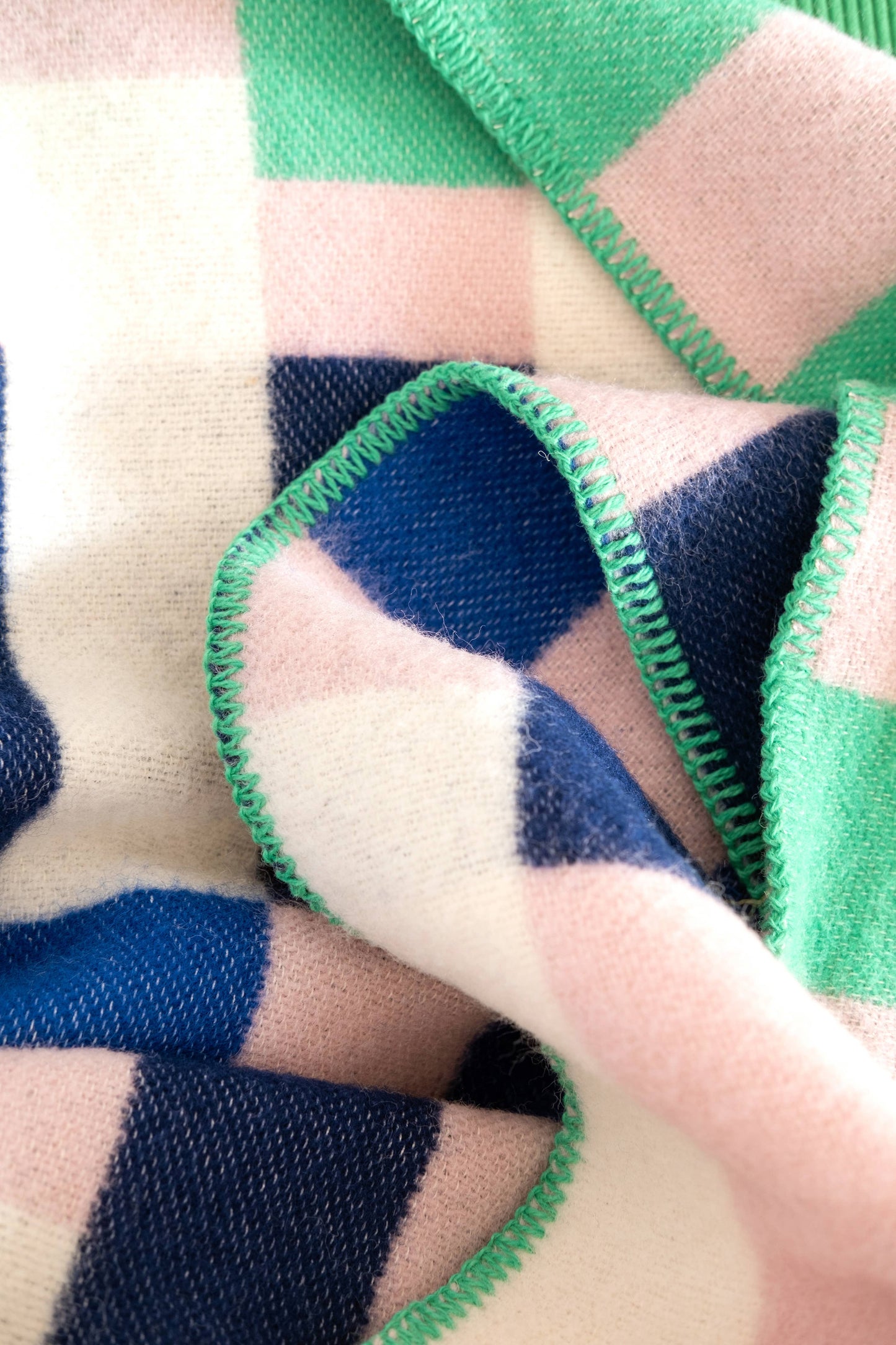 Wool Throw Blanket: Studie Cobalt