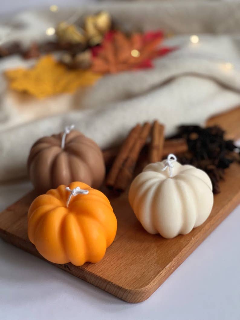 Soy Wax  Autumn Pumpkin Candle - Scented (7.5cm x 4.5cm): Pastel Orange / Pumpkin Caramel Latte