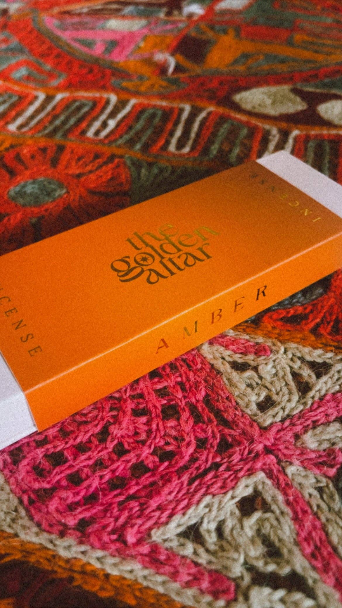 Golden Altar Natural Incense: Amber