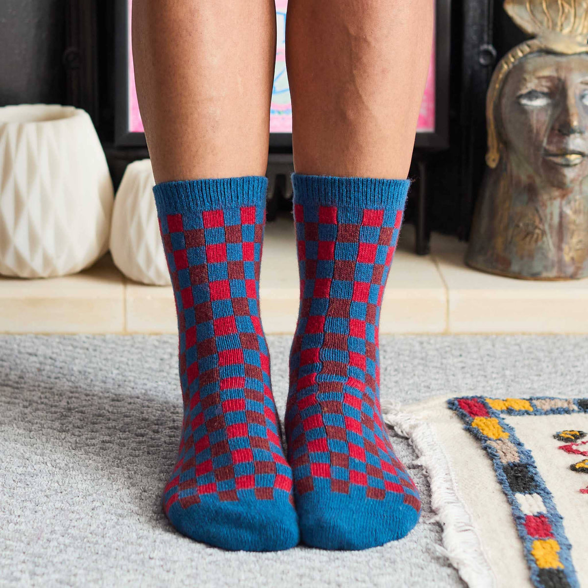 Women's Lambswool Ankle Socks 2026: DIAMONDS - PINK / RED